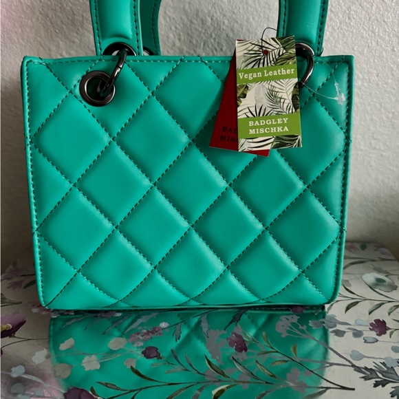 Badgley Mischka mini bag beautiful color free gift with purchase - Picture 3 of 3